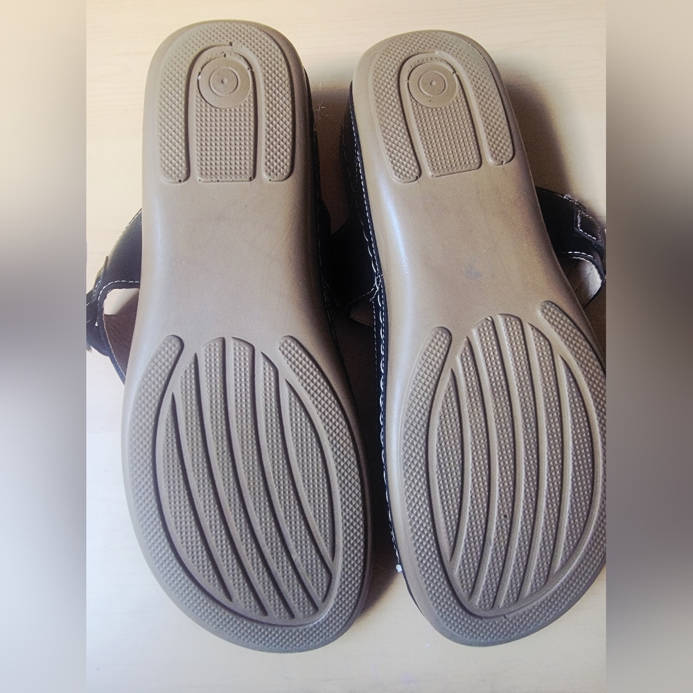 Flexsteps | Black Sandals - Picture 6 of 6